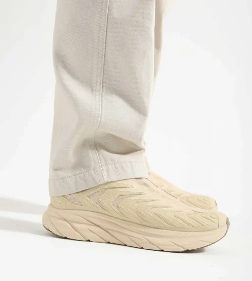 Hoka U Project Clifton Taupe