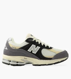 New Balance M2002Rv1 Magnet
