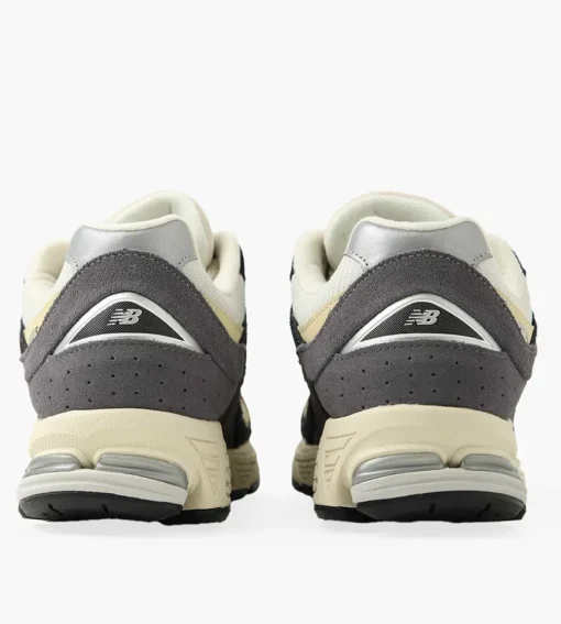 New Balance M2002Rv1 Magnet