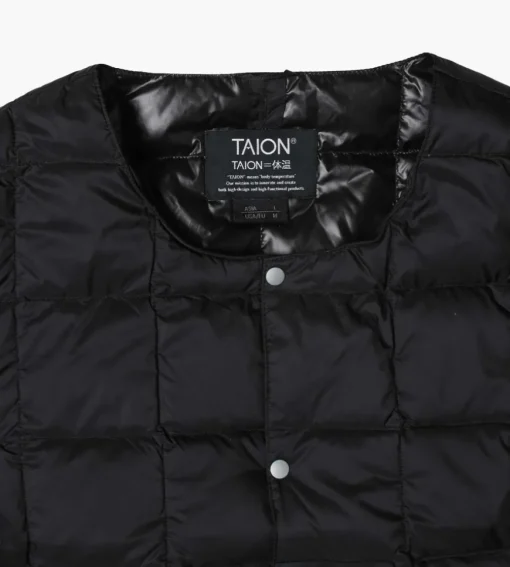 Taion Crew-Neck Button Down Jacket Black