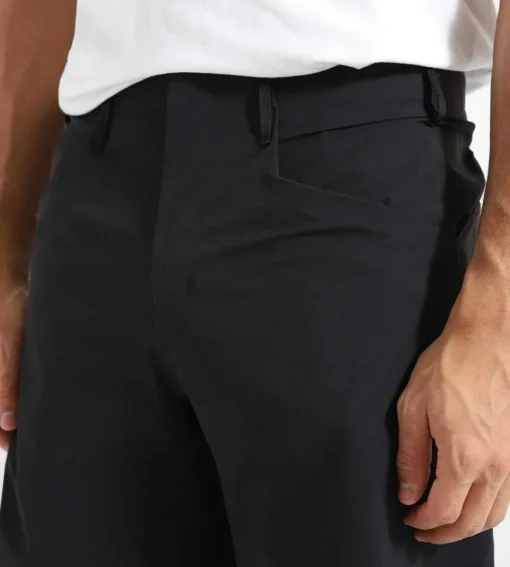 Veilance Voronoi Short Black